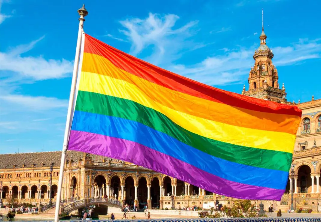 bandera lgtbi sevilla