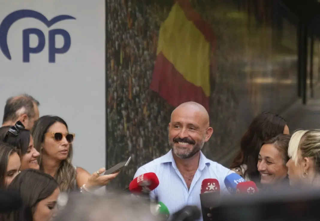 pp en contra de lgtbiq