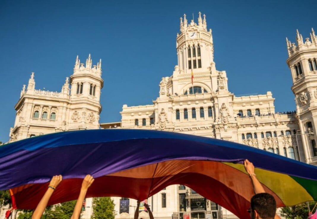 apolo viajes lgtbiq